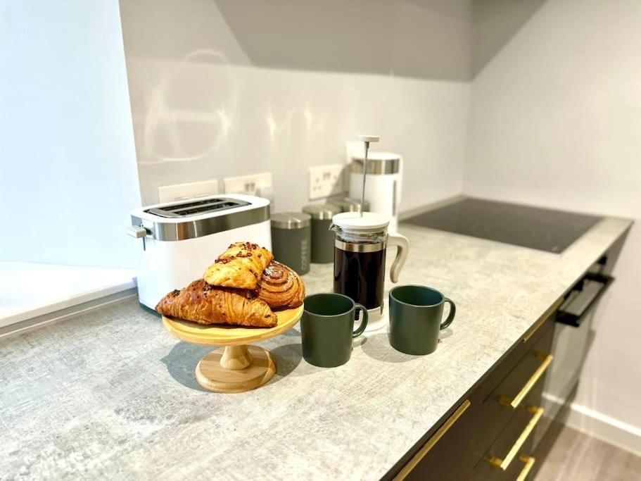 Bournemouth Getaway: 3Br Apartment Near Beach Eksteriør bilde