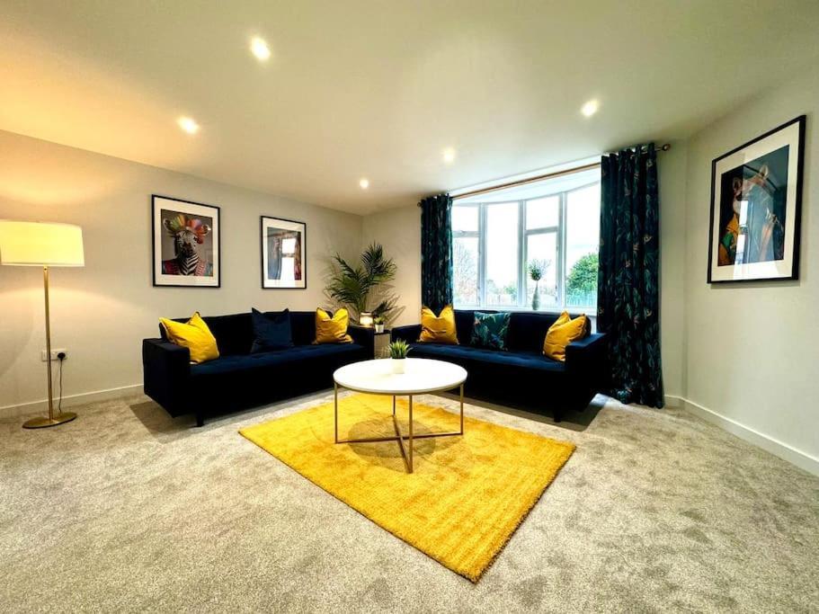 Bournemouth Getaway: 3Br Apartment Near Beach Eksteriør bilde